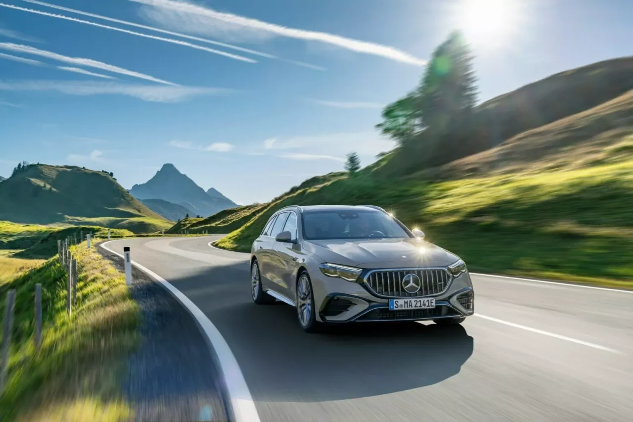Mercedes-AMG E53 Wagon 2026 chega aos EUA com até 604 cv e edição especial
