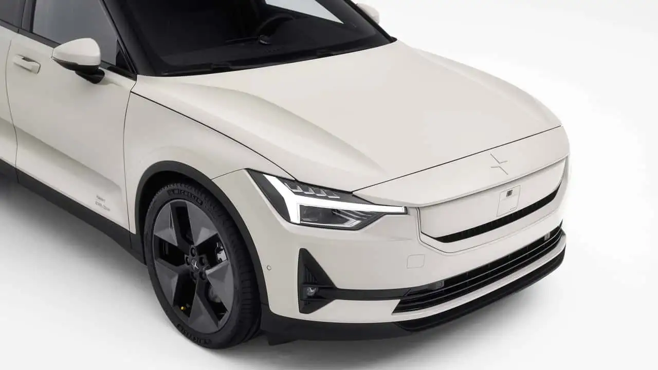 Polestar 2 2026 traz novo processador, sistema de som Bowers & Wilkins e mais