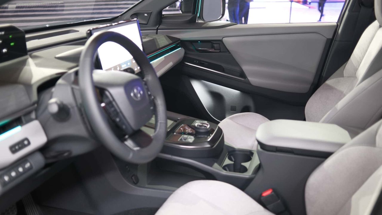 Toyota acelera a produção de veículos elétricos com meta de 1 milhão de unidades até 2027