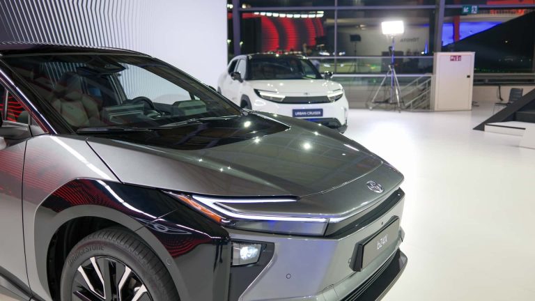 Toyota acelera a produção de veículos elétricos com meta de 1 milhão de unidades até 2027