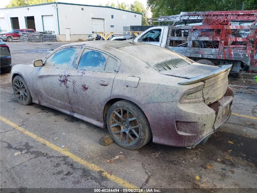 Dodge Charger Daytona 340 danificado por enchente é leiloado após resgate em Michigan