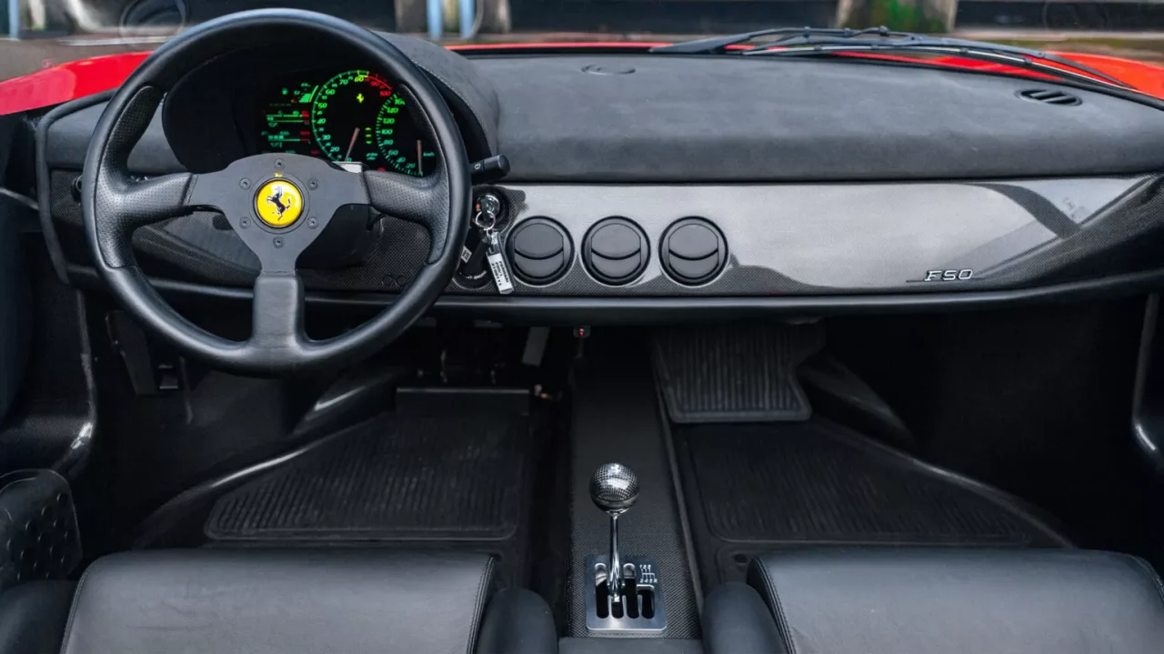Ferrari considera retorno do câmbio manual em modelos icona exclusivos