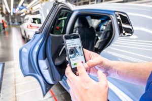 BMW implementa inteligência artificial para aprimorar controle de qualidade na produção de veículos