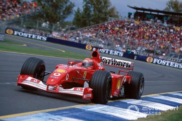 Ferrari F2001 de Schumacher, campeã em Mônaco, vai a leilão
