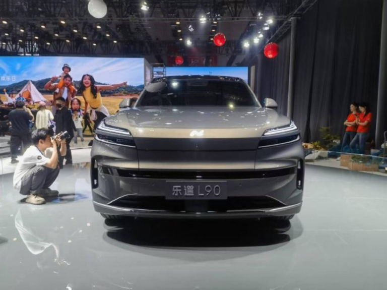 Onvo L90 é revelado com porta-malas dianteiro espaçoso no Salão do Automóvel de Xangai