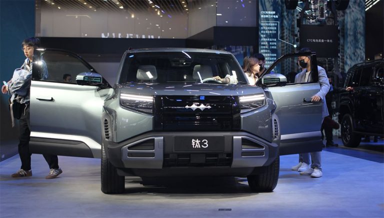 Fang Cheng Bao, submarca da BYD, anuncia lançamento de linha de sedans para o final de 2025