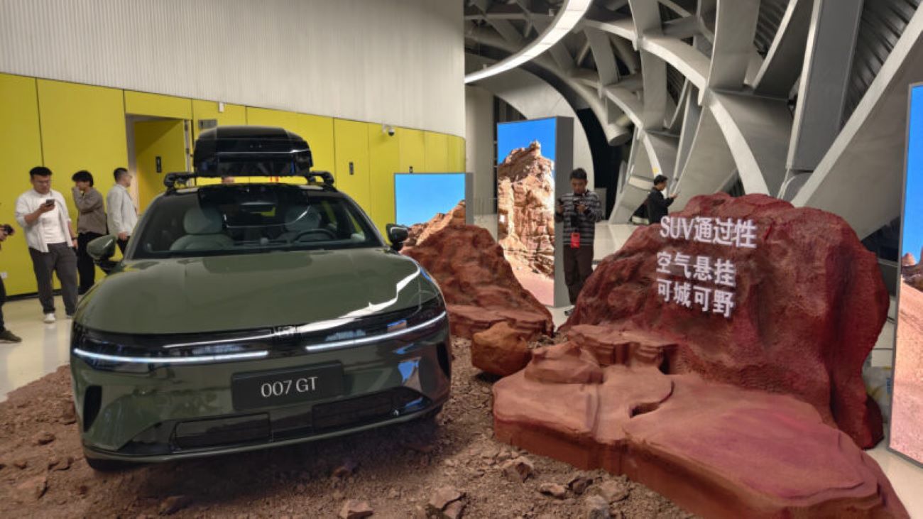 Zeekr 007 GT chega ao mercado chinês com autonomia de até 825 km