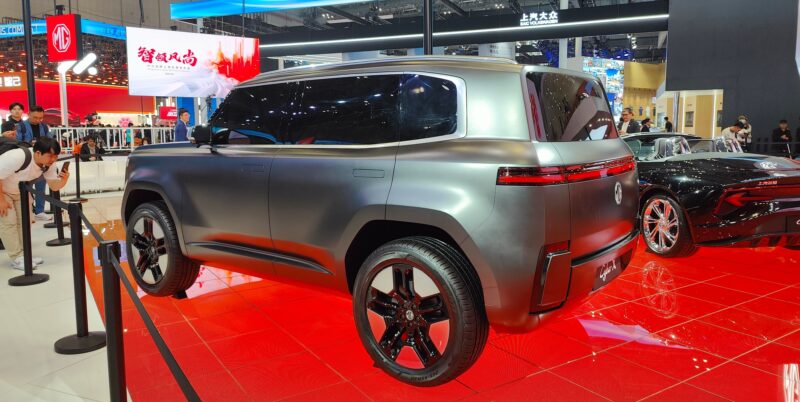 MG revela o SUV elétrico Cyber X no Salão de Xangai 2025