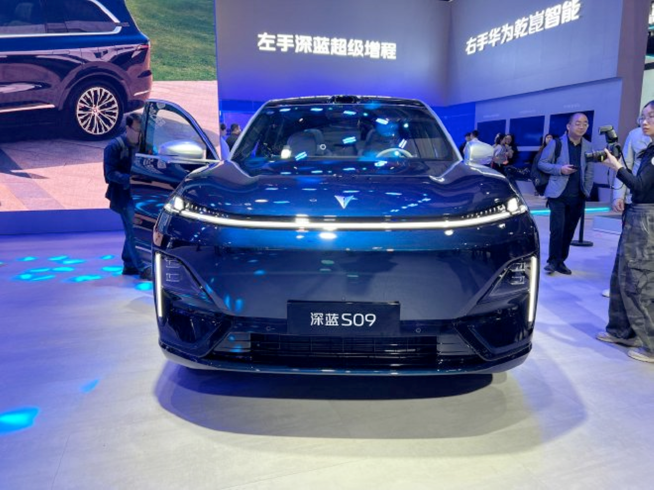 Deepal S09 com seis lugares chega ao mercado chinês com tecnologia avançada