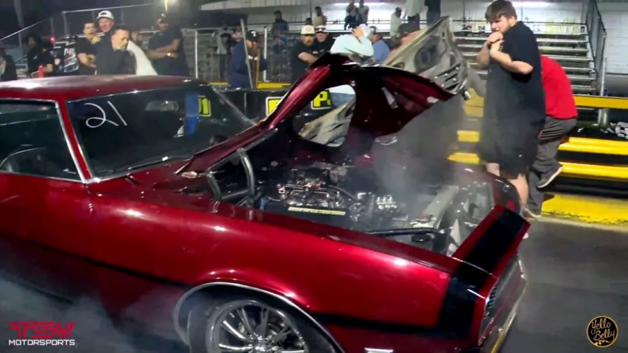 Camaro tem motor explodido em pista de arrancada no Texas