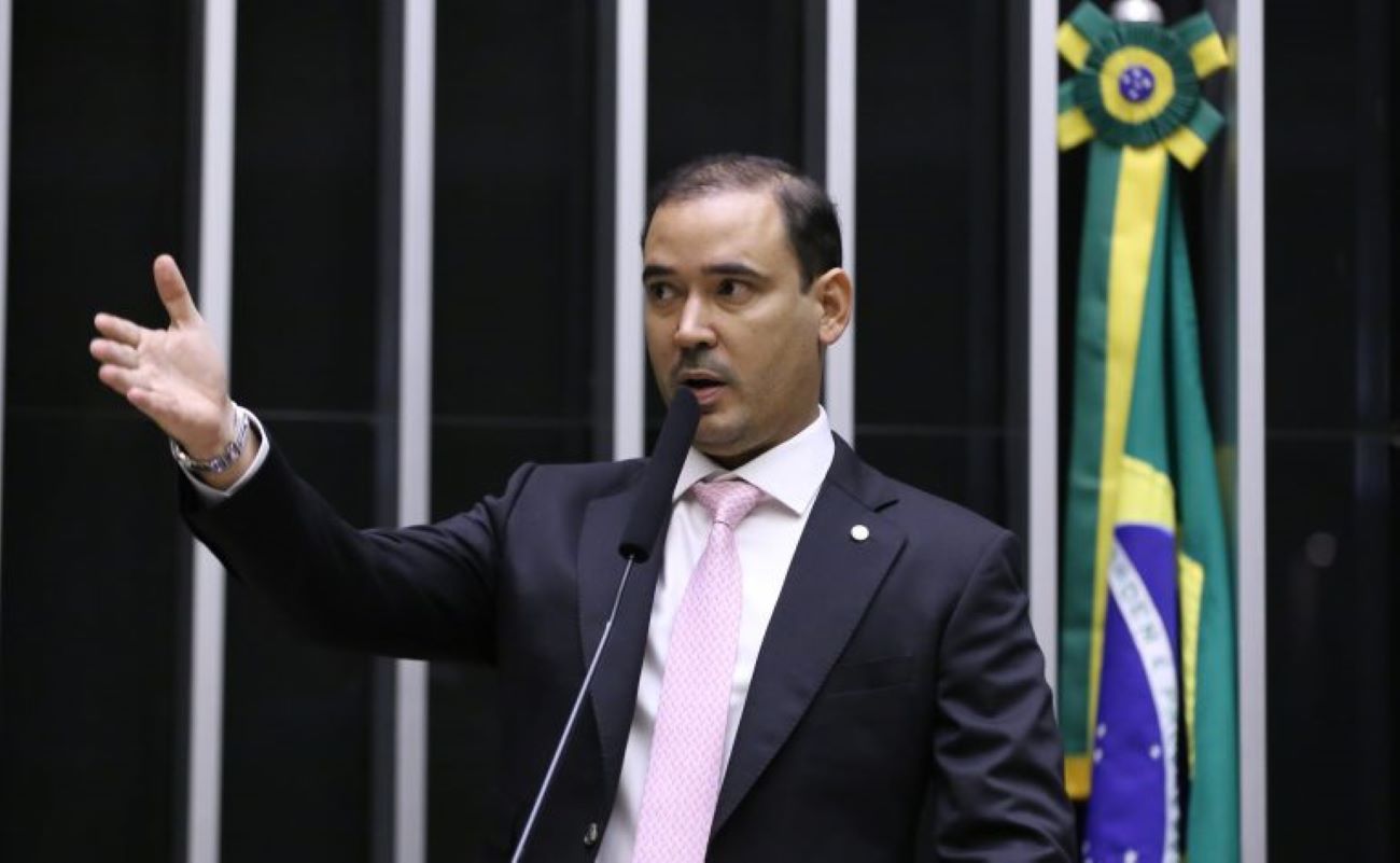 Projeto de Lei busca incentivar instalação de carregadores para carros elétricos com benefícios fiscais
