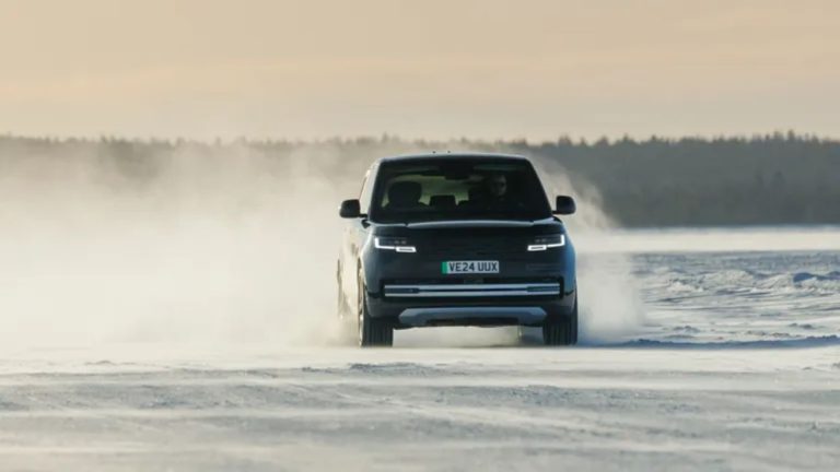Range Rover elétrico passa por testes no norte da Europa