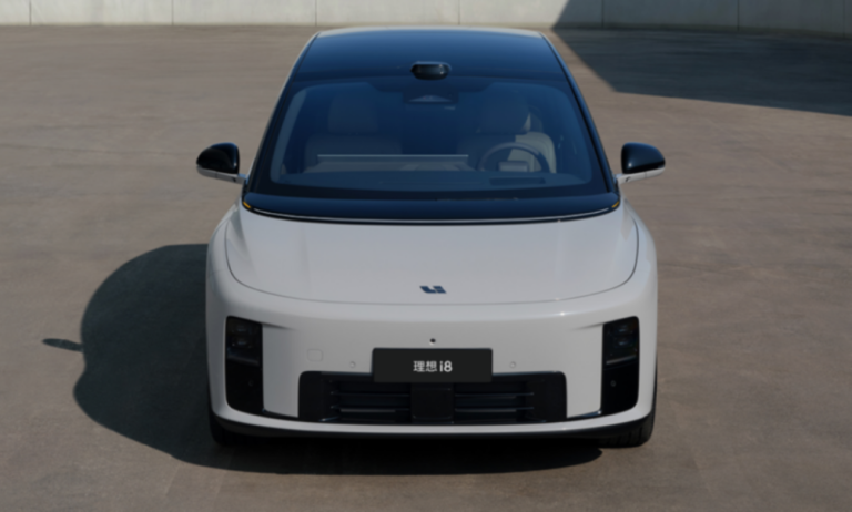 Li Auto protocola pedido regulatório para SUV elétrico Li i8 com carregamento de 5C