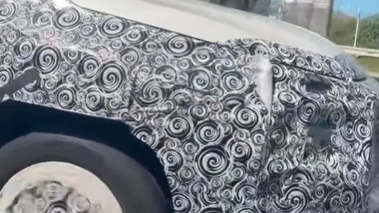 Nova Fiat Toro 2026 é flagrada rodando camuflada em Pernambuco