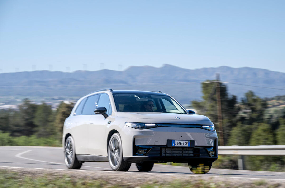 Leapmotor C10 REEV chega às concessionárias europeias em abril com preço competitivo