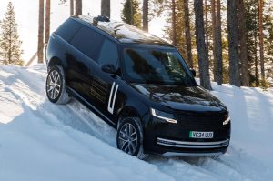 Range Rover elétrico passa por testes no norte da Europa