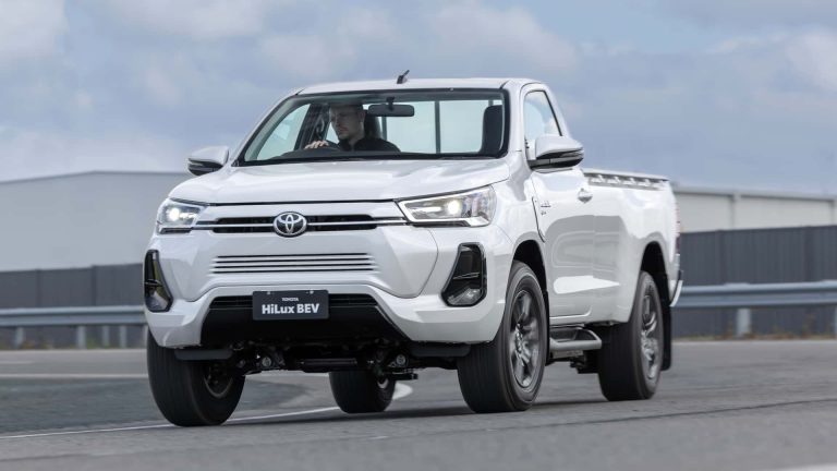 Toyota Hilux Elétrica poderá ser produzida na Argentina a partir de 2026