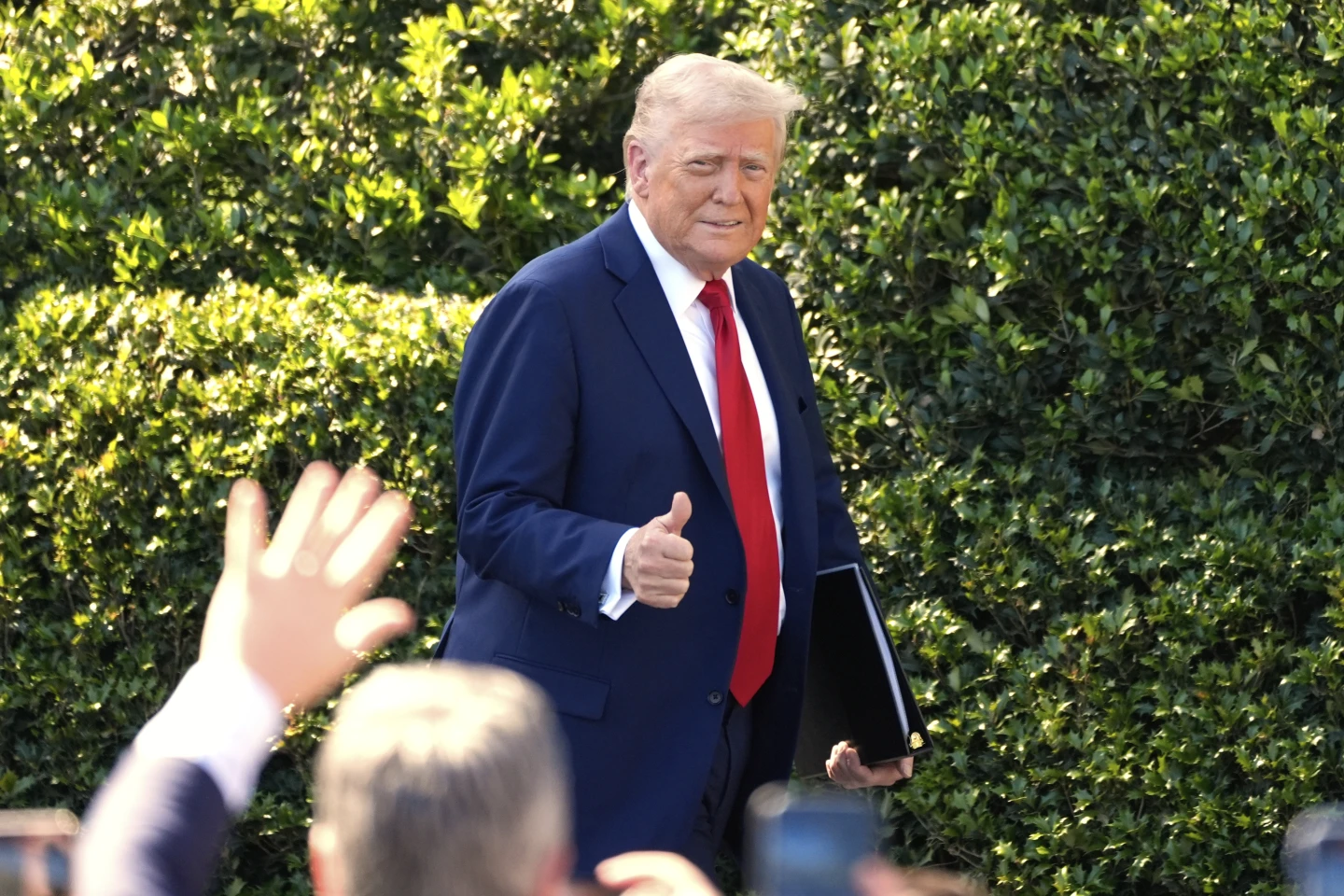 Estados Unidos e China concordam com suspensão de tarifas por 90 dias