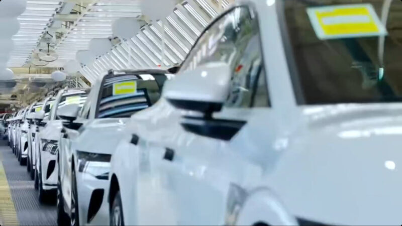 Zeekr inicia produção em massa do 007 GT elétrico com foco em IA e eficiência