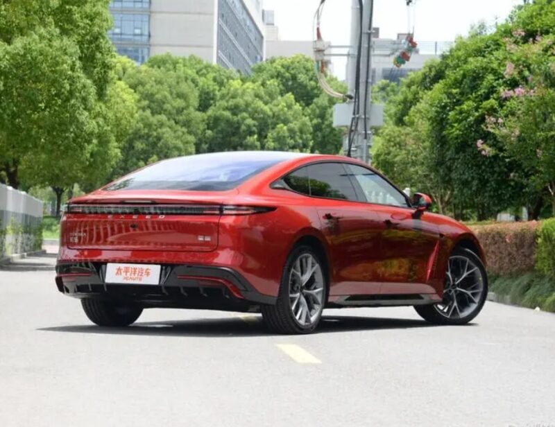Chery Exlantix ES estreia na China com autonomia de até 710 km
