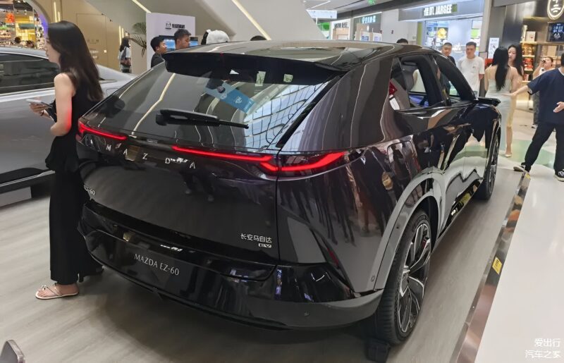 Mazda EZ-60 elétrico começa a chegar às concessionárias na China