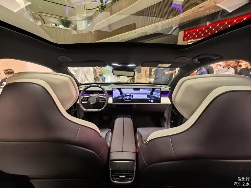 Mazda EZ-60 elétrico começa a chegar às concessionárias na China