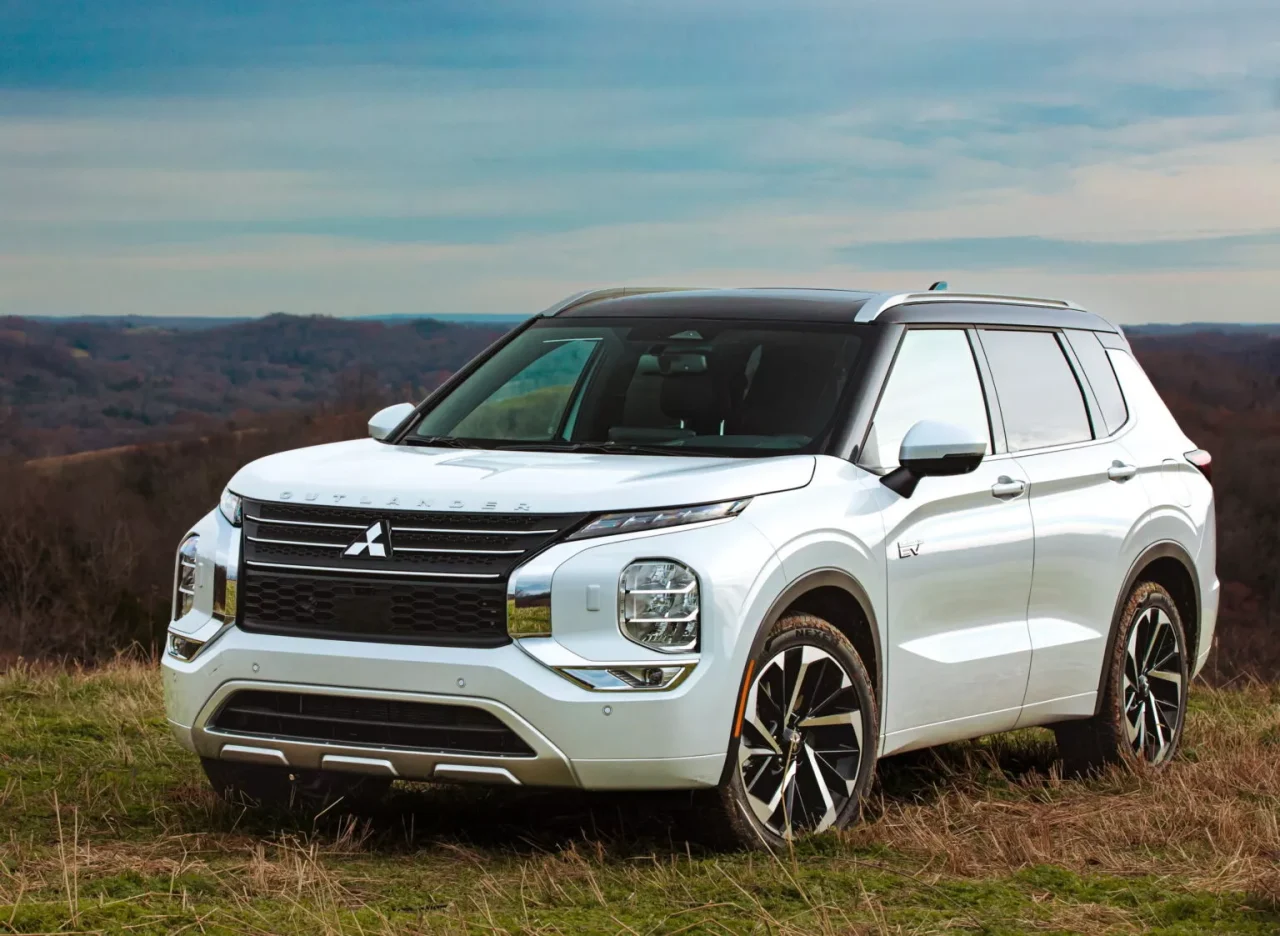 Tarifas de Trump podem custar US$ 344 milhões à Mitsubishi, que avalia produção nos EUA