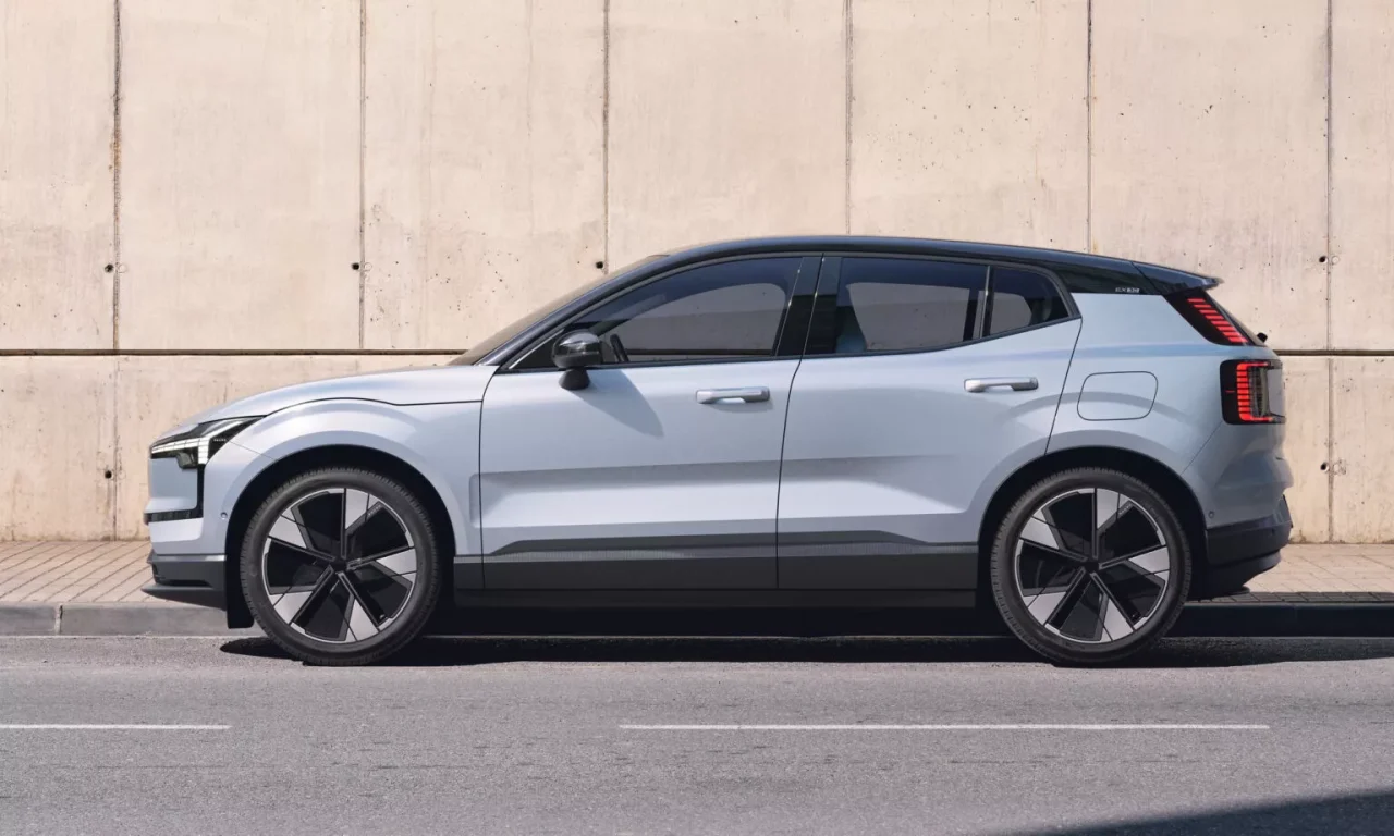 Tarifas dos EUA podem inviabilizar importação do Volvo EX30, alerta CEO