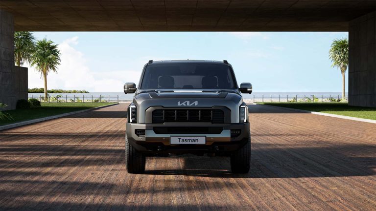 Kia Tasman é flagrada no Brasil sem camuflagem