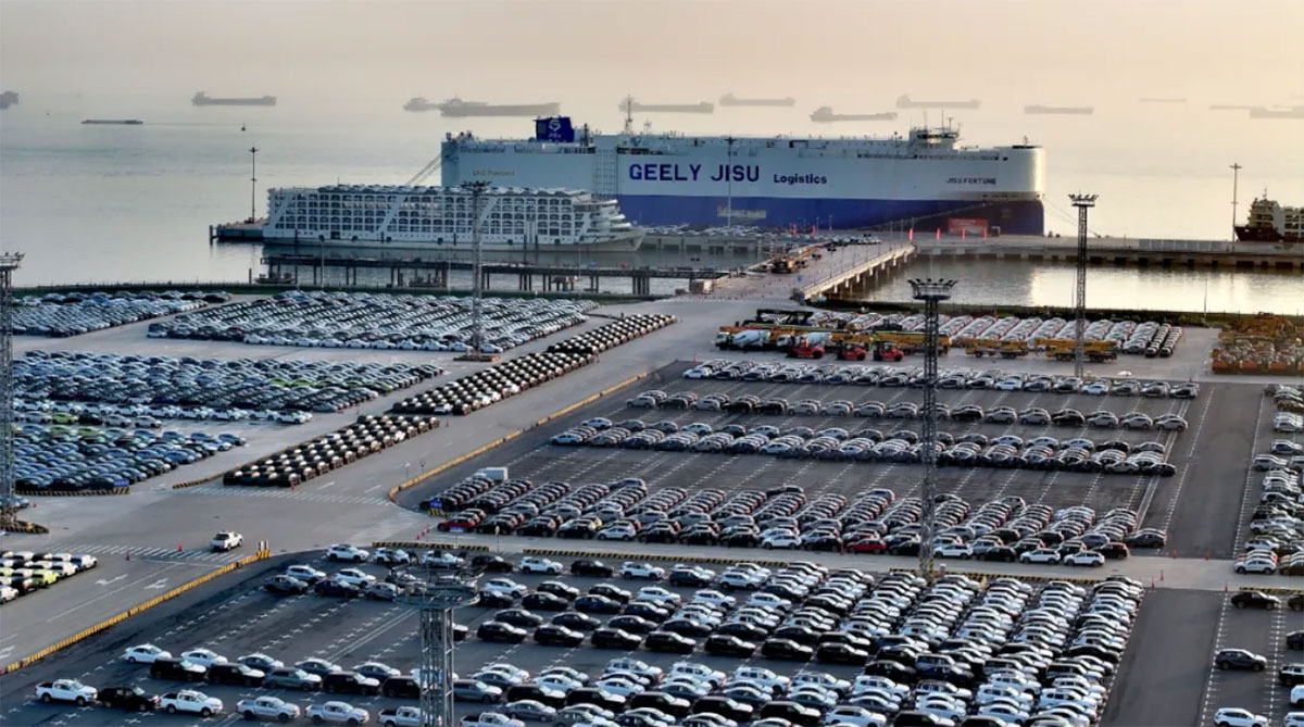 Geely investe em logística e lança navio próprio para exportar veículos
