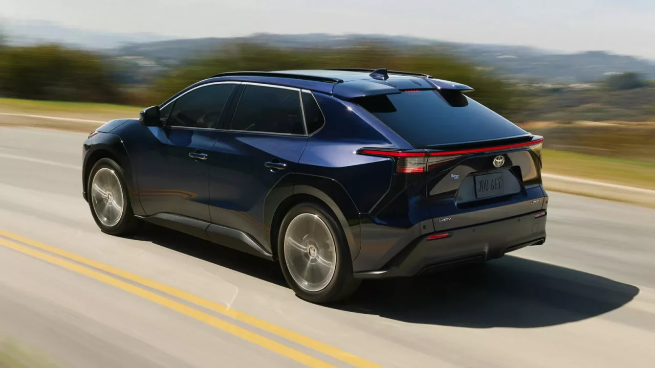Toyota bZ 2026 estreia com potência significativamente maio