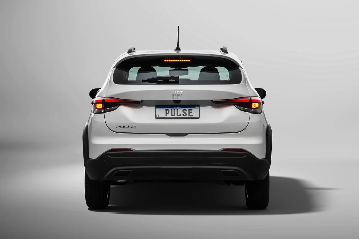 Fiat Pulse ganha teto solar na linha 2026 e mira o rival VW Tera