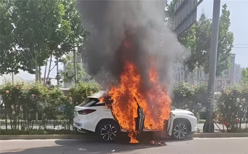 Veículo autônomo da Pony.ai incêndia durante Teste em Pequim, China