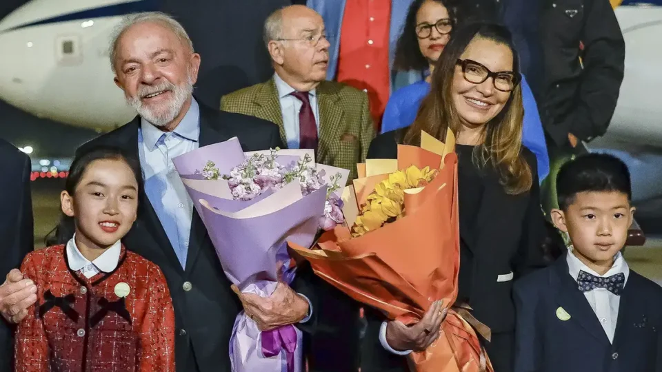 Lula defende investimento em educação para o Brasil competir com a China no setor de carros elétricos