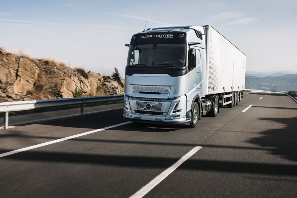 Cresce a demanda por caminhões a gás da Volvo com redução de até 100% nas emissões de CO2