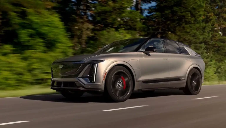 Cadillac conquista clientes da Tesla com Lyriq e ambição no mercado de EVs de luxo