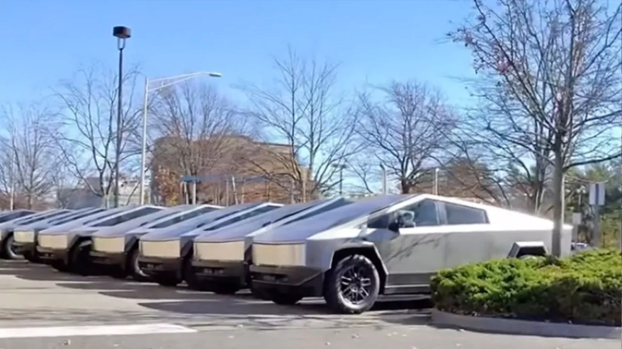 Estoque encalhado de Cybertrucks da Tesla causa polêmica em Detroit