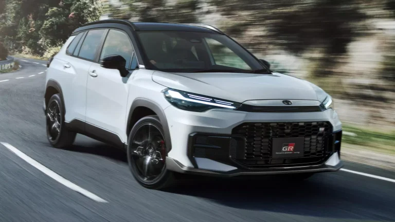 Toyota Corolla Cross renovado estreia no Japão com design exclusivo e versão GR Sport