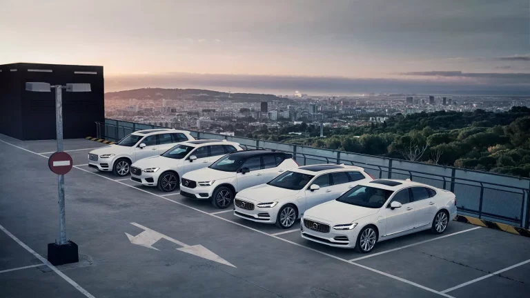 Volvo enfrenta ação judicial nos EUA devido a recall de híbridos plug-in