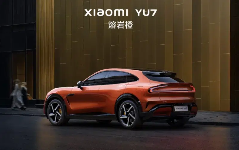 Xiaomi YU7 surge em imagens reais na cor Laranja Lava antes do lançamento