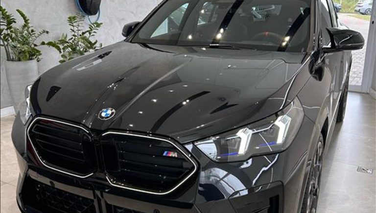 BMW X2 surpreende com crescimento de 416% nas vendas em abril de 2025