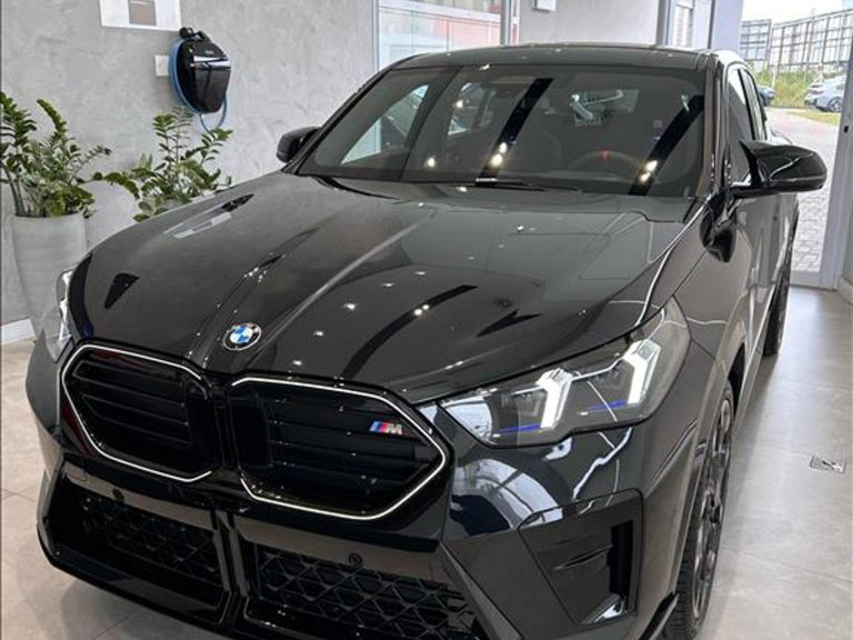 BMW X2 surpreende com crescimento de 416% nas vendas em abril de 2025
