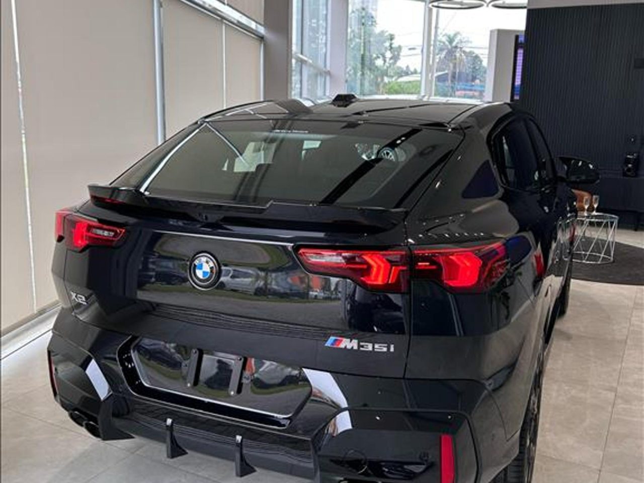 BMW X2 surpreende com crescimento de 416% nas vendas em abril de 2025
