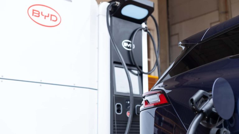 Projeto quer tornar obrigatórios pontos de recarga elétrica nas rodovias paulistas