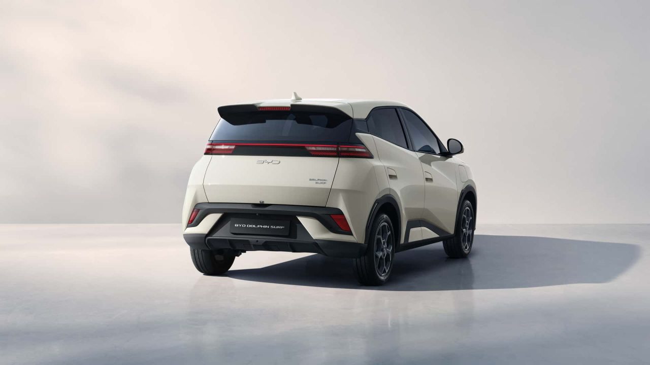 BYD Dolphin Surf chega à Europa como versão turbinada do Seagull