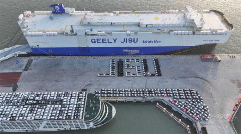 Geely investe em logística e lança navio próprio para exportar veículos