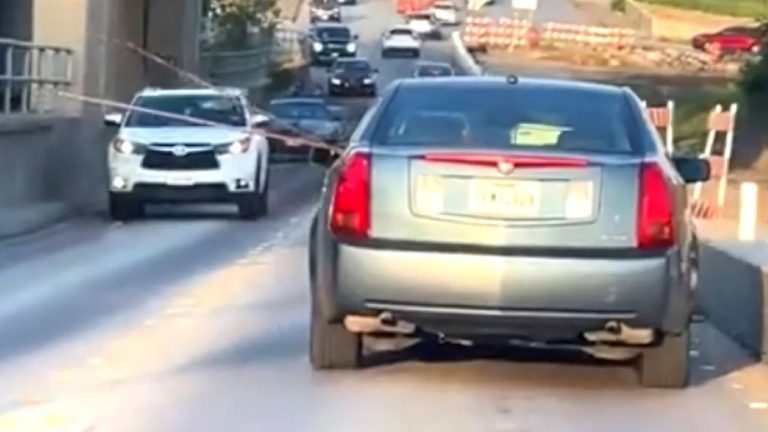 Motorista de Cadillac causa estragos com vergalhões em rodovia do Texas