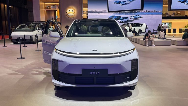 Li Auto L6 atualizado supera 10.000 entregas na China