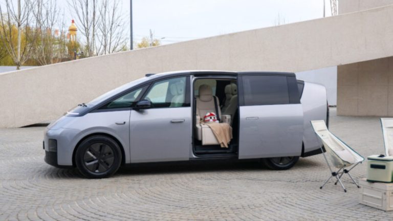 Li Auto lança Mega 'Home' após queda nas vendas