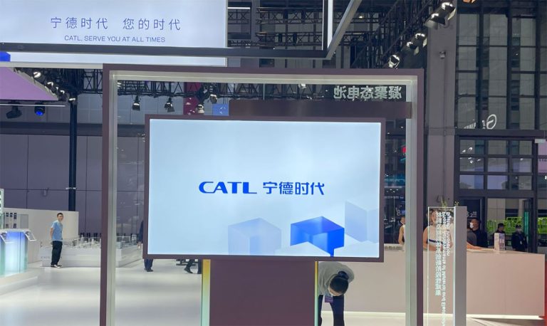 CATL lidera com 38,3% de participação no mercado global de baterias para VEs